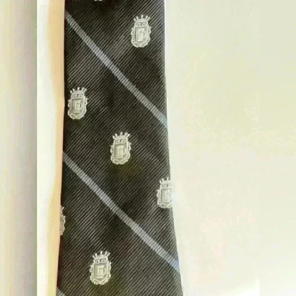 Hand Tailored Tie black with patterns